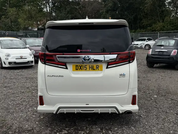 2015 Toyota Alphard Executive Package in White, photo 7