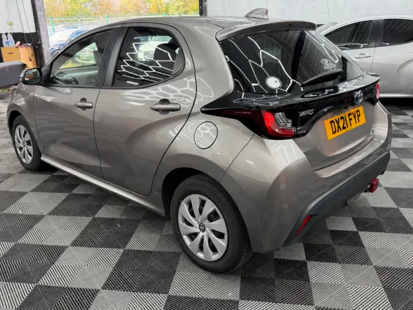 2021 Toyota Yaris in Silver, photo 6