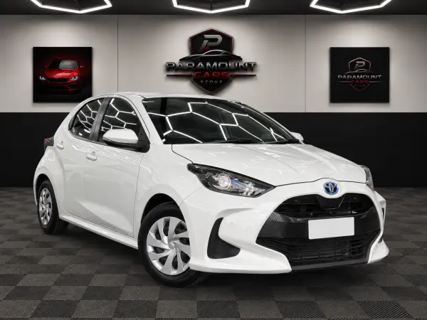 2022 Toyota Yaris in White, photo 3