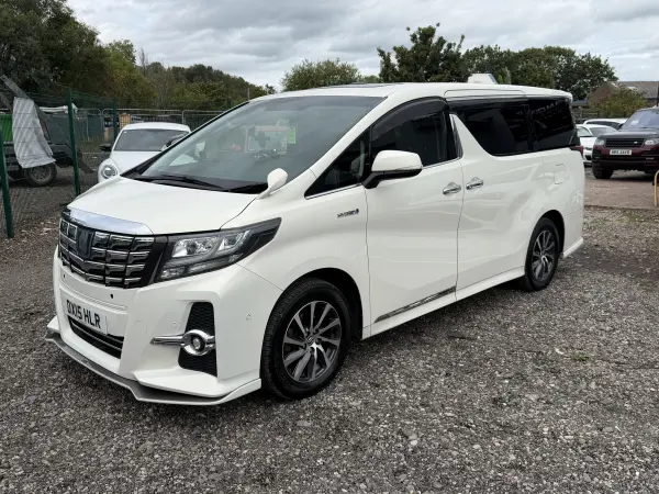 2015 Toyota Alphard Executive Package in White, photo 3