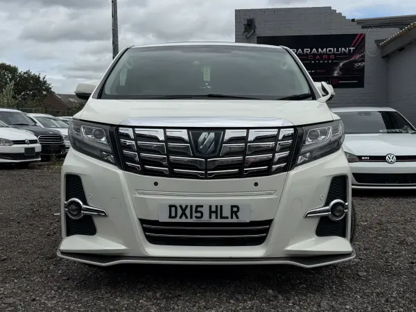 2015 Toyota Alphard Executive Package in White, photo 2