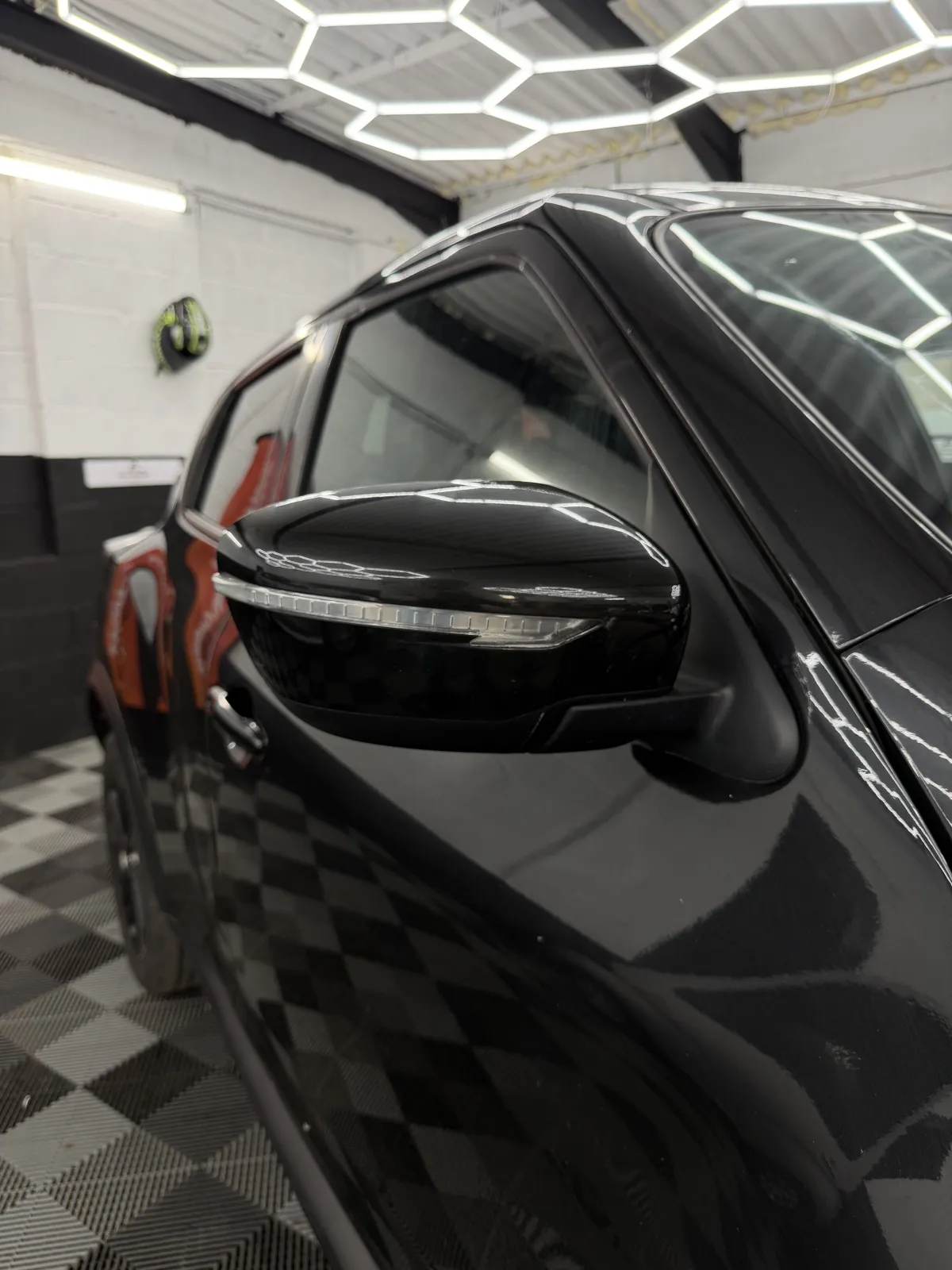 2015 NISSAN JUKE in Black, photo 14