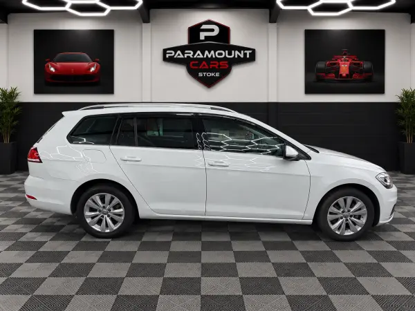 2018 Volkswagen Golf Estate TSI in Pearl White, photo 5