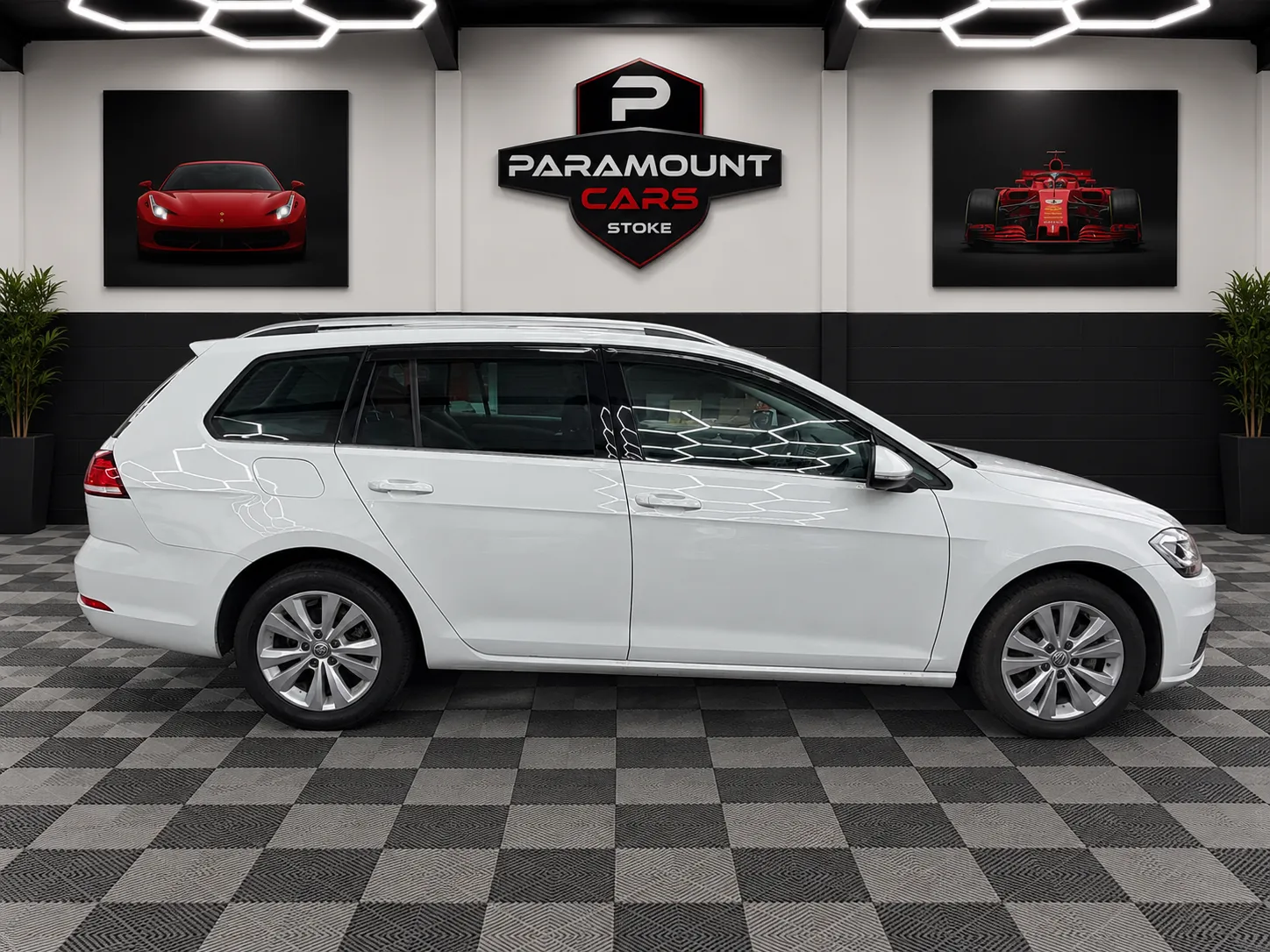 2018 Volkswagen Golf Estate TSI in Pearl White, photo 5