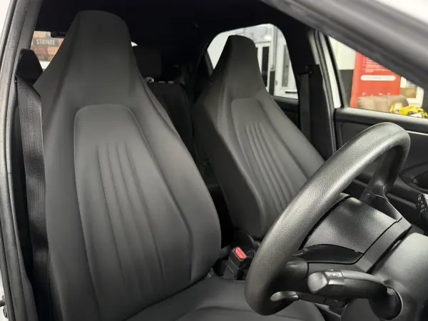 2021 Toyota Yaris in Silver, photo 13