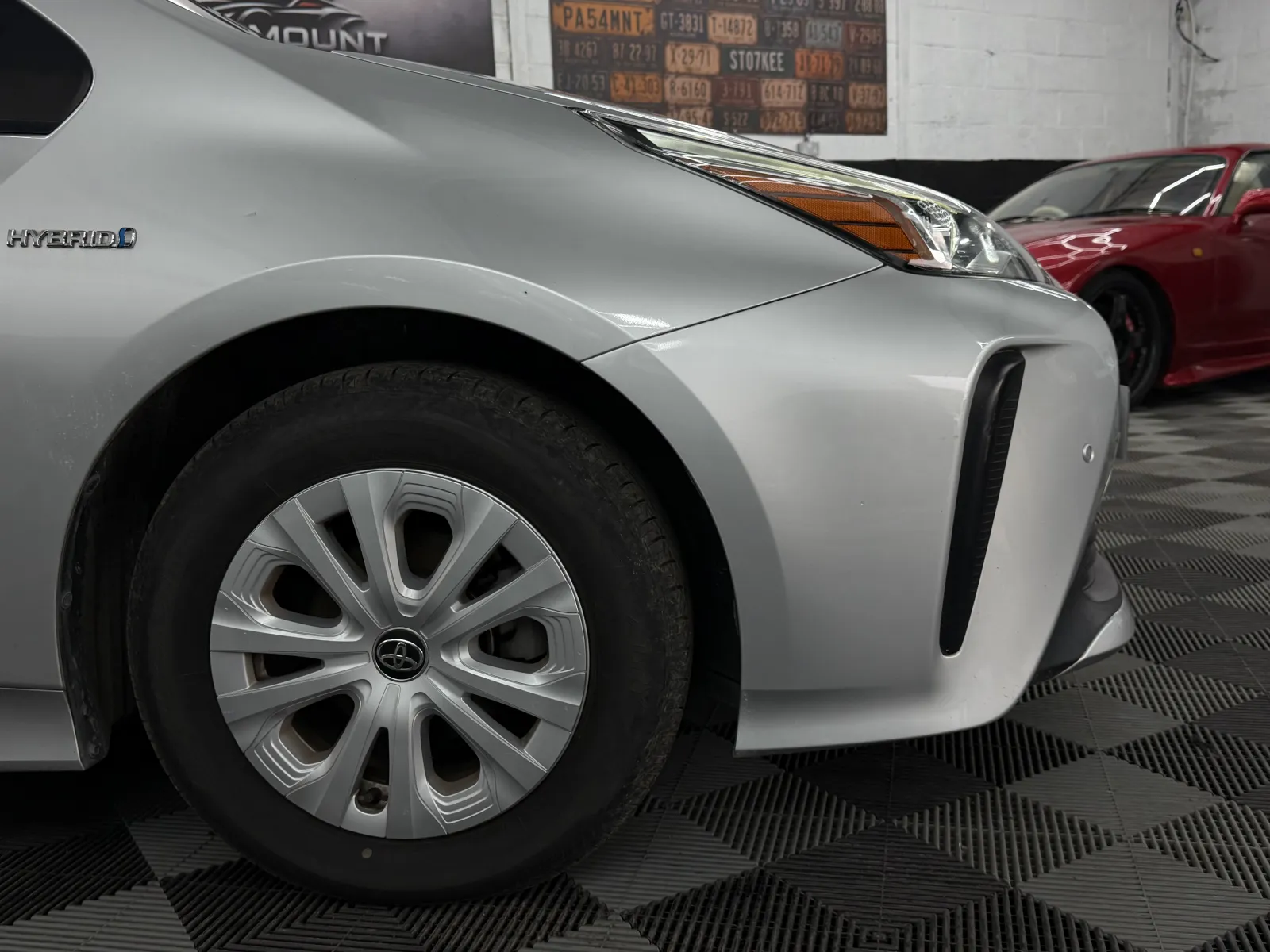 2020 Toyota Prius in Silver, photo 18