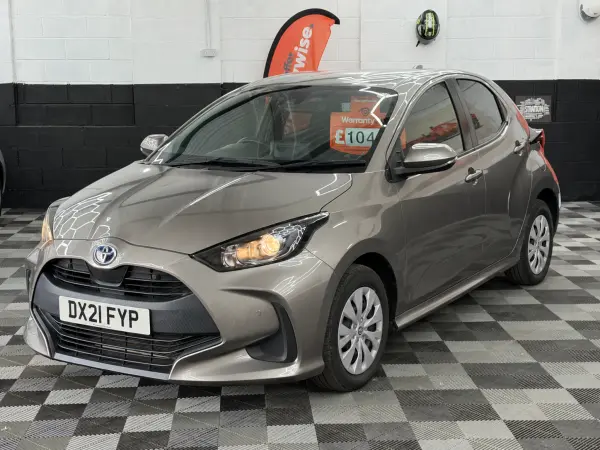 2021 Toyota Yaris in Silver, photo 4