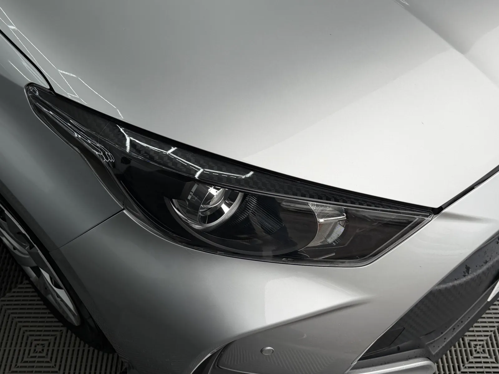 2021 Toyota Yaris in Silver, photo 7