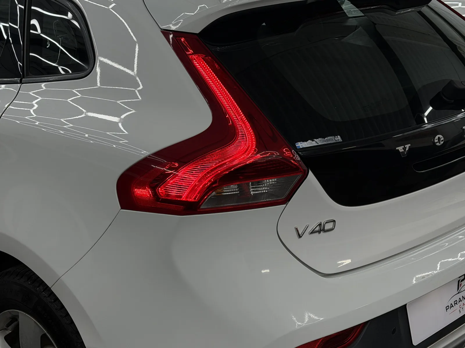 2015 Volvo V40 T5 AWD - CROSS COUNTRY in White, photo 10