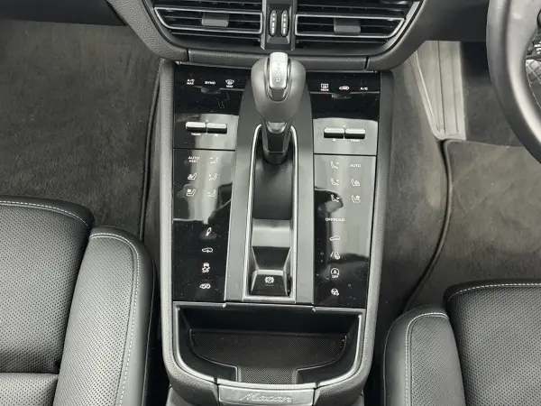 2023 Porsche Macan S in Black, photo 11