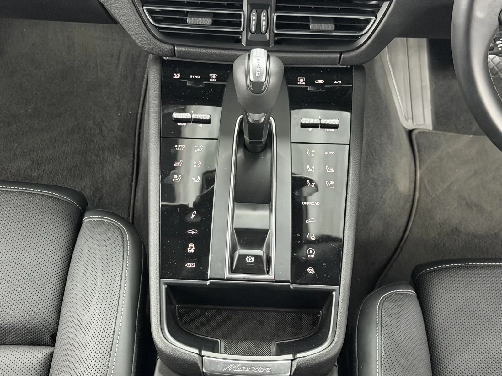 2023 Porsche Macan S in Black, photo 11