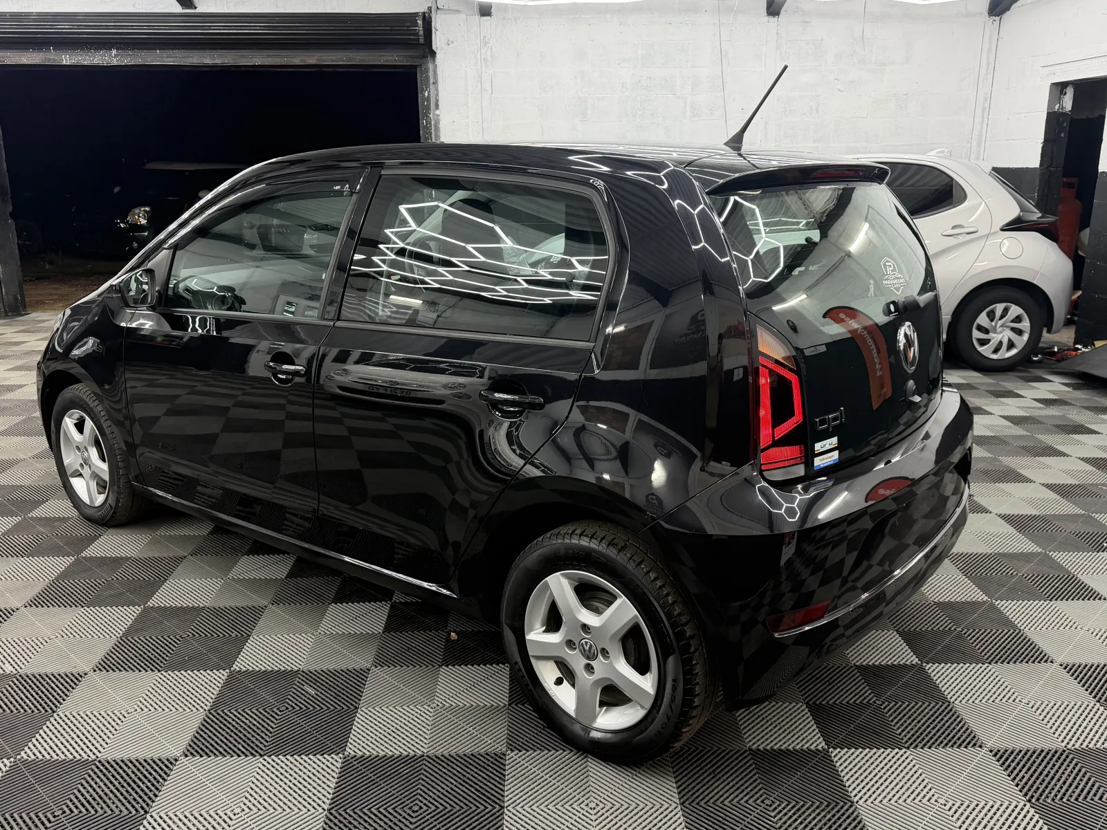 2018 Volkswagen UP in Black, photo 8