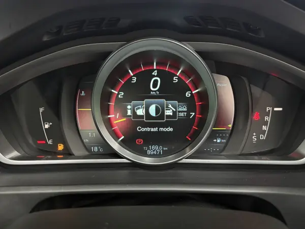 2015 Volvo V40 T5 AWD - CROSS COUNTRY in White, photo 20