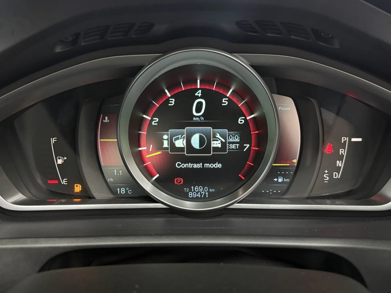 2015 Volvo V40 T5 AWD - CROSS COUNTRY in White, photo 20