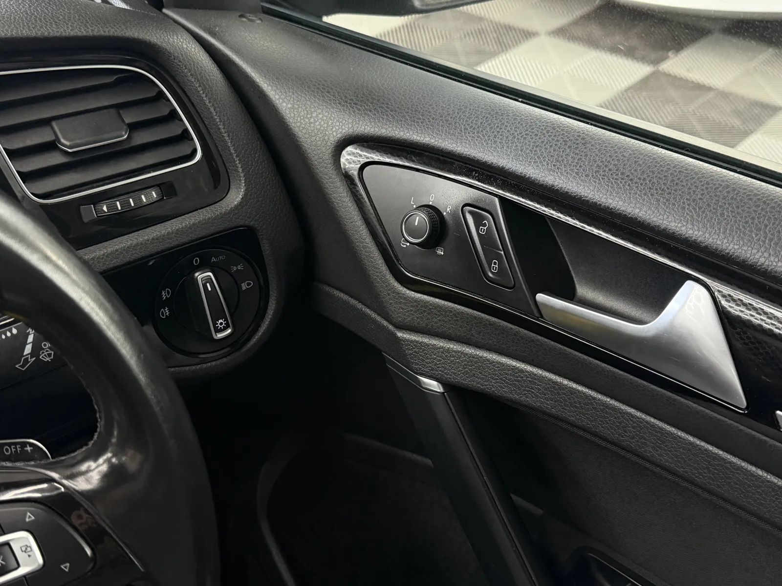 2013 Volkswagen 1.4 TSI BlueMotion Tech SE Edition Hatchback 5dr Petrol DSG Euro 5 (s/s) (122 ps) in Silver, photo 10