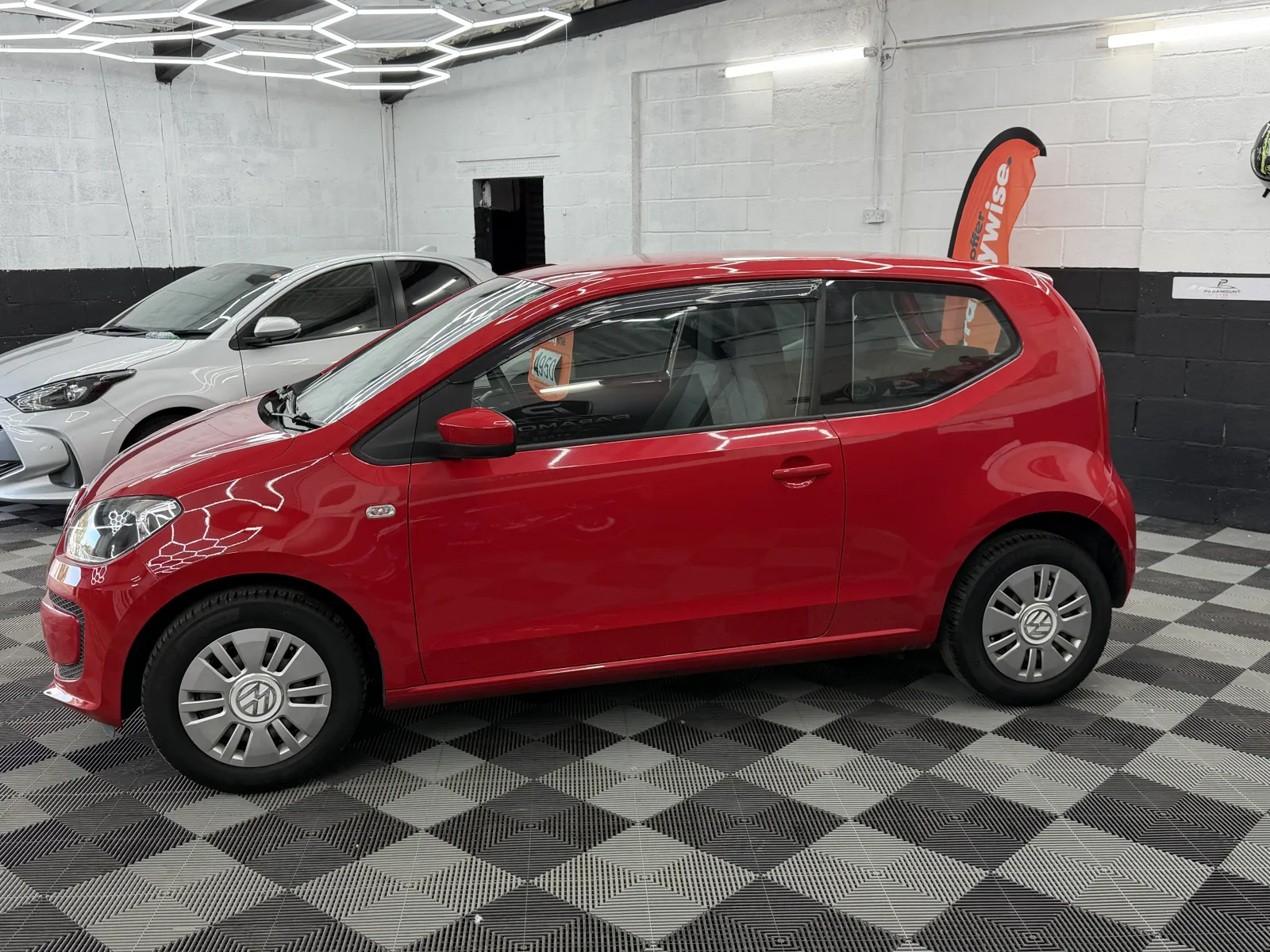 2013 Volkswagen UP in Red, photo 6