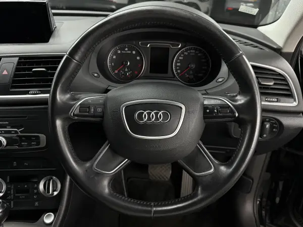 2015 AUDI Q3 1.4 TFSI CoD SE S Tronic Euro 6 in Black, photo 17