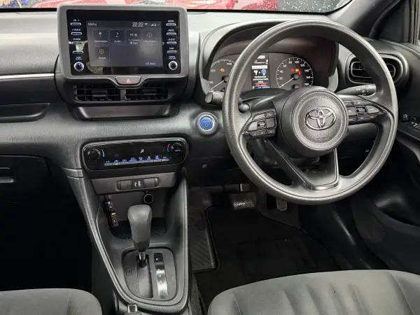 2021 Toyota Yaris in Silver, photo 18
