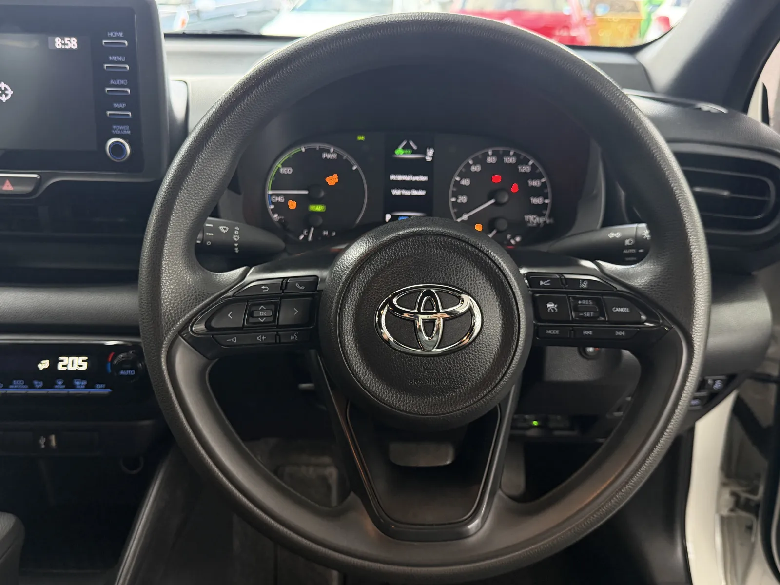 2022 Toyota Yaris in White, photo 17