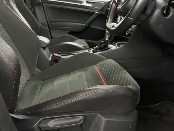 2017 Volkswagen Golf GTI Performance Pack in White, photo 12