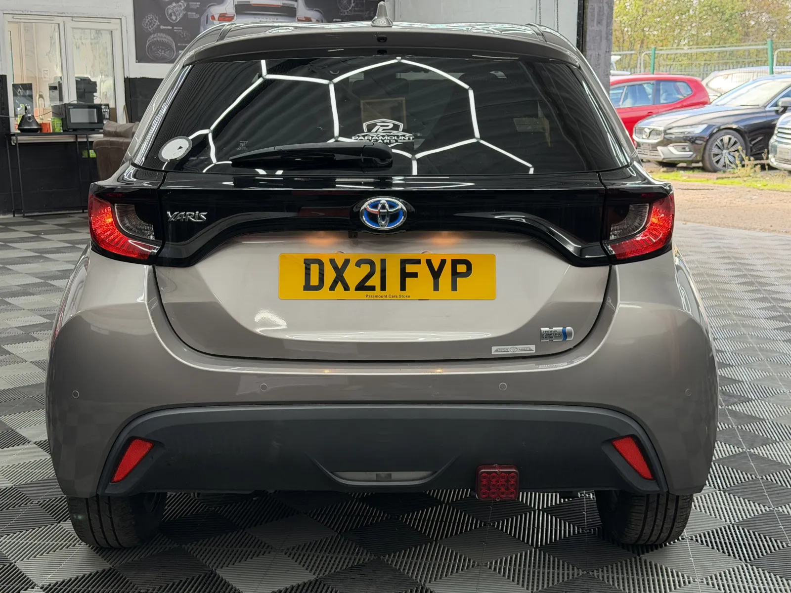 2021 Toyota Yaris in Silver, photo 12