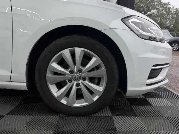 2018 Volkswagen Golf Estate TSI in Pearl White, photo 14