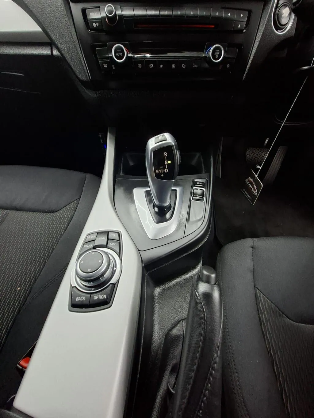 2012 BMW 1 Series 116i SE Auto in Black, photo 10