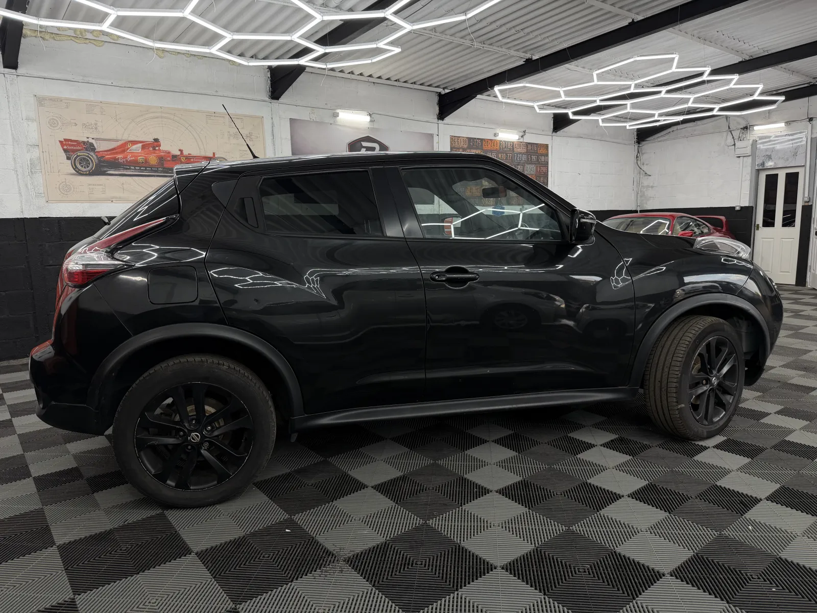 2015 NISSAN JUKE in Black, photo 9