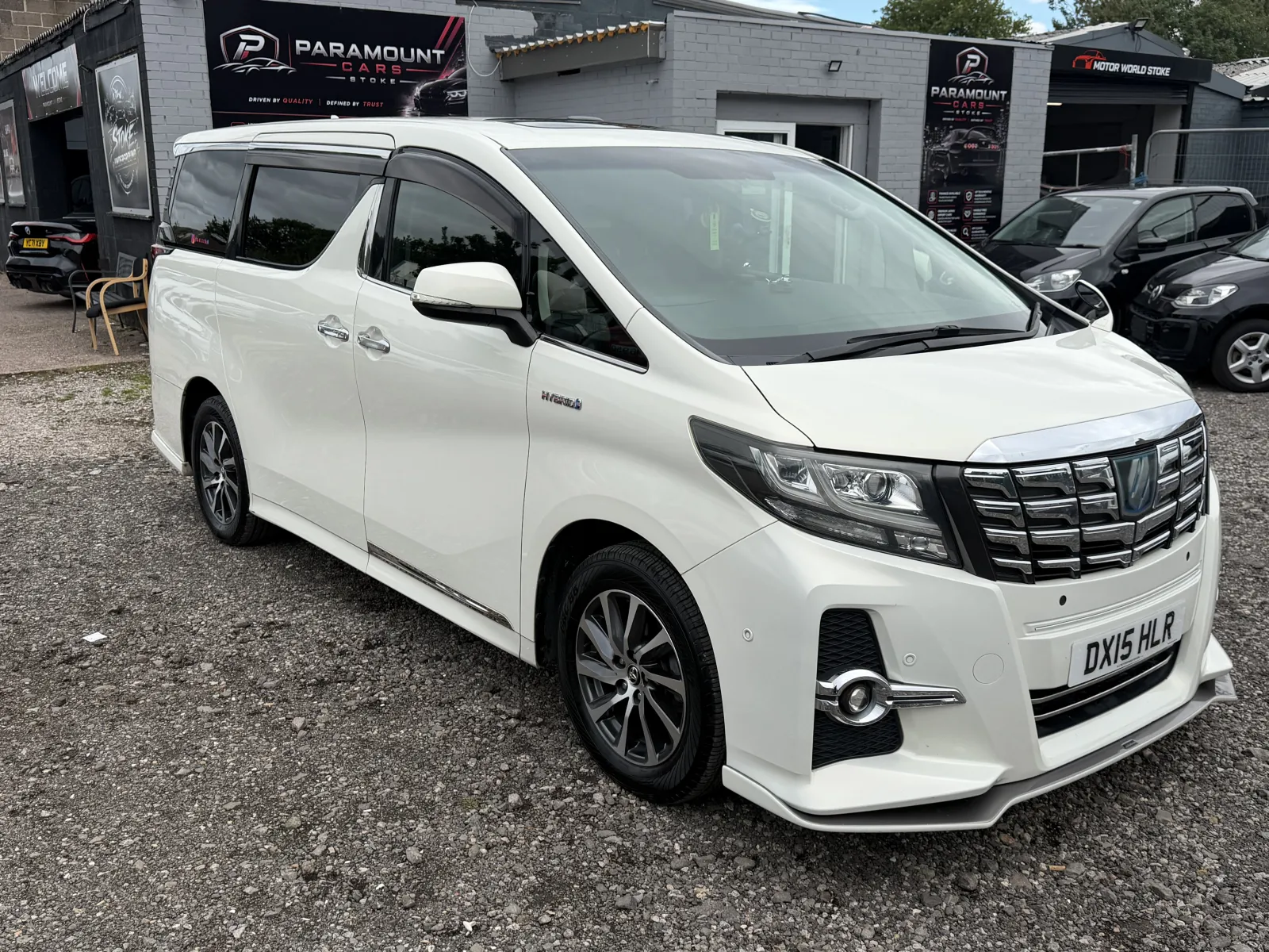 2015 Toyota Alphard Executive Package in White, photo 4