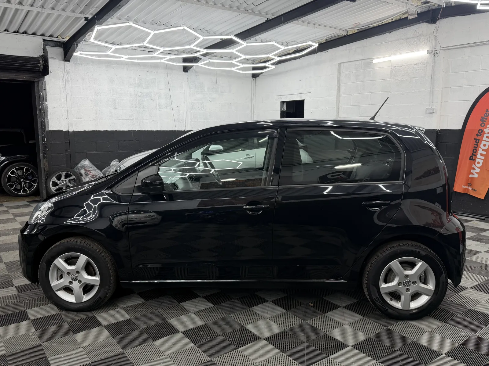 2018 Volkswagen UP in Black, photo 7