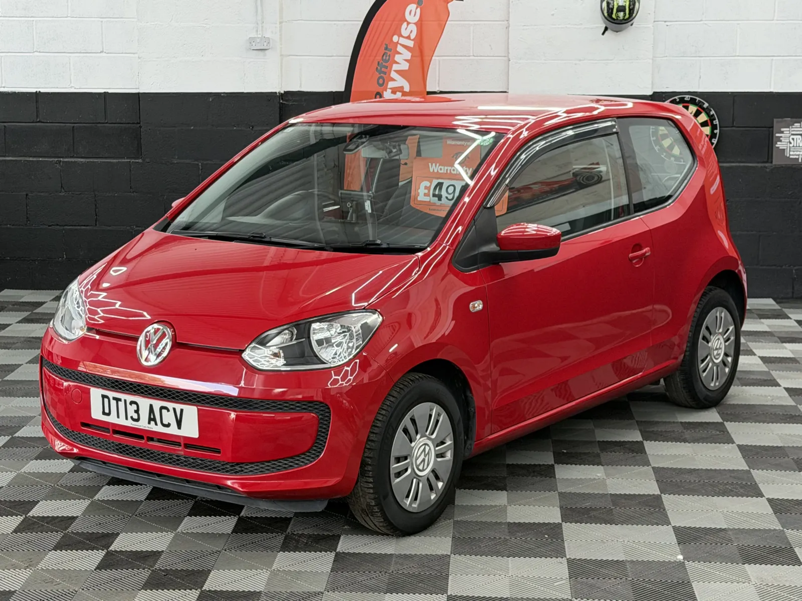 2013 Volkswagen UP in Red, photo 18