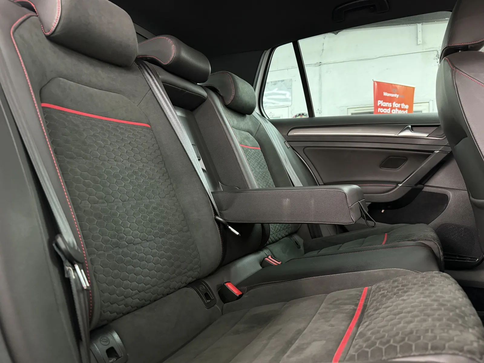 2017 Volkswagen Golf GTI Performance Pack in White, photo 11
