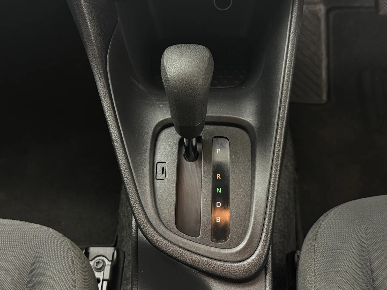 2022 Toyota Yaris in White, photo 16