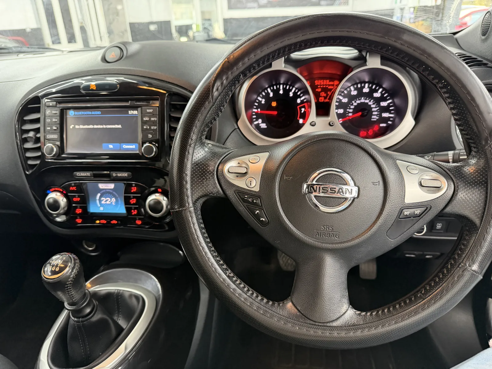 2015 NISSAN JUKE in Black, photo 18