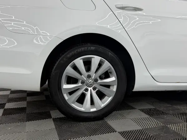 2018 Volkswagen Golf Estate TSI in Pearl White, photo 13