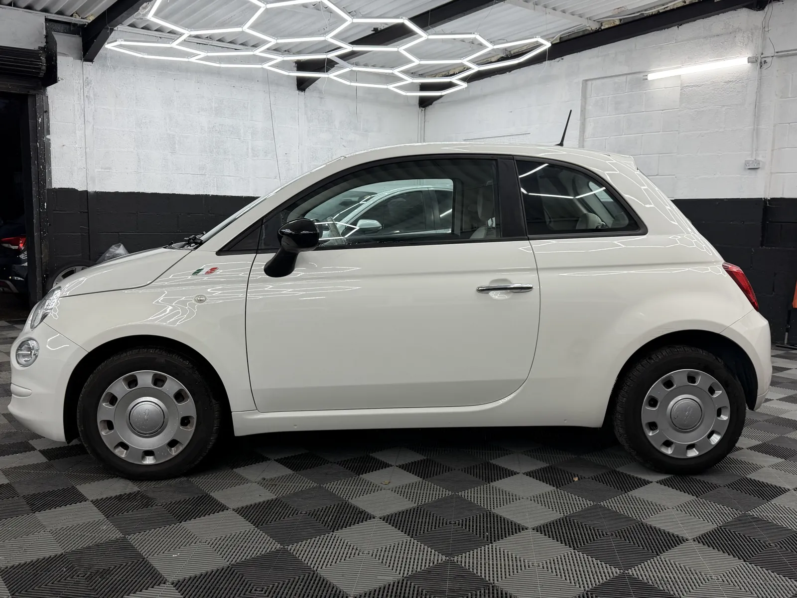 2021 Fiat 500 Automatic in Pearl White, photo 7