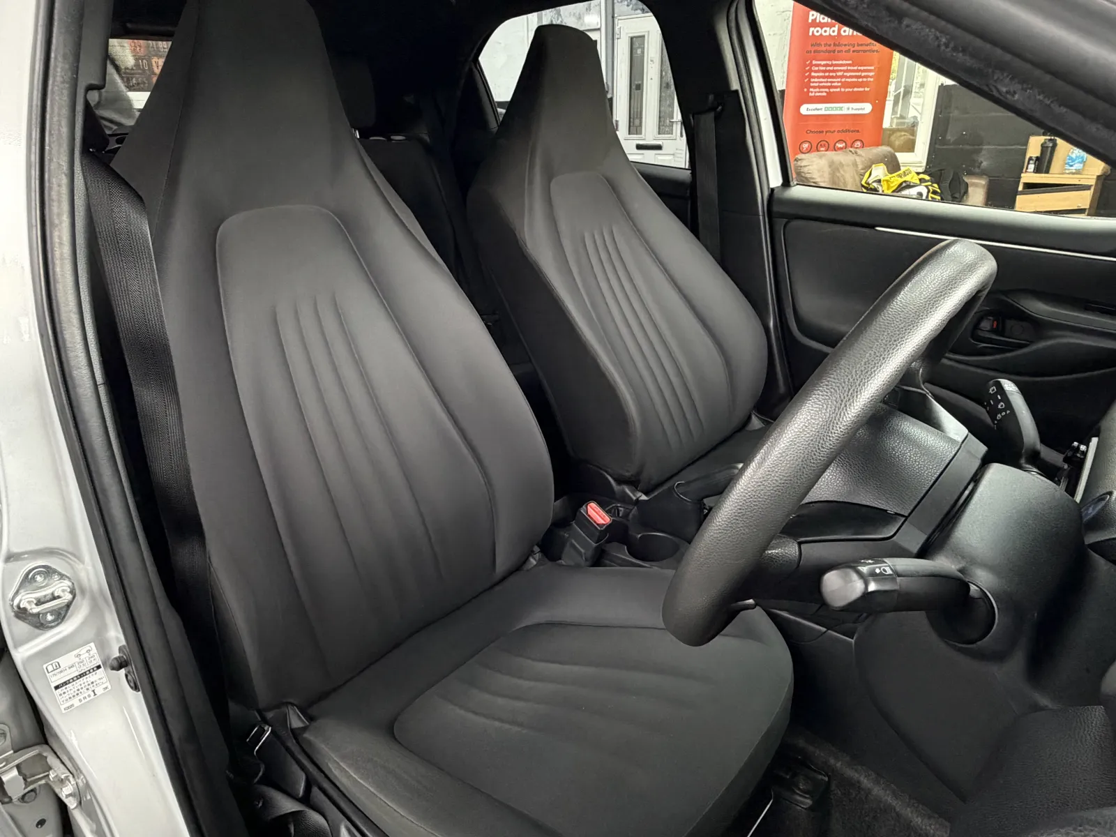 2021 Toyota Yaris in Silver, photo 11