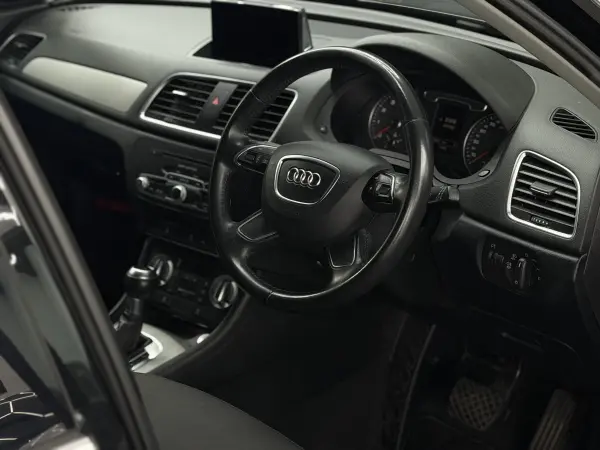 2015 AUDI Q3 1.4 TFSI CoD SE S Tronic Euro 6 in Black, photo 16