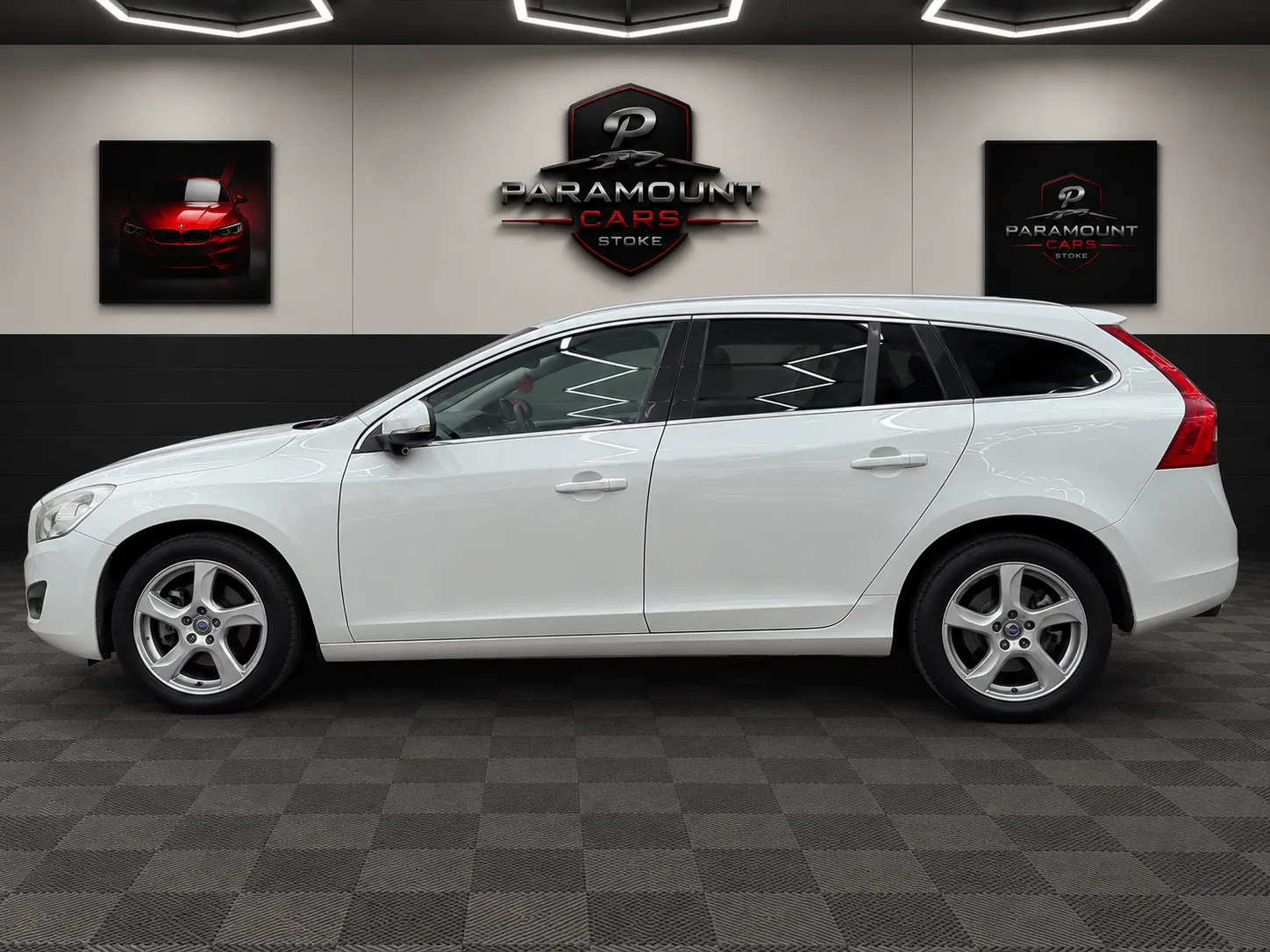 2013 VOLVO V60 in White, photo 5