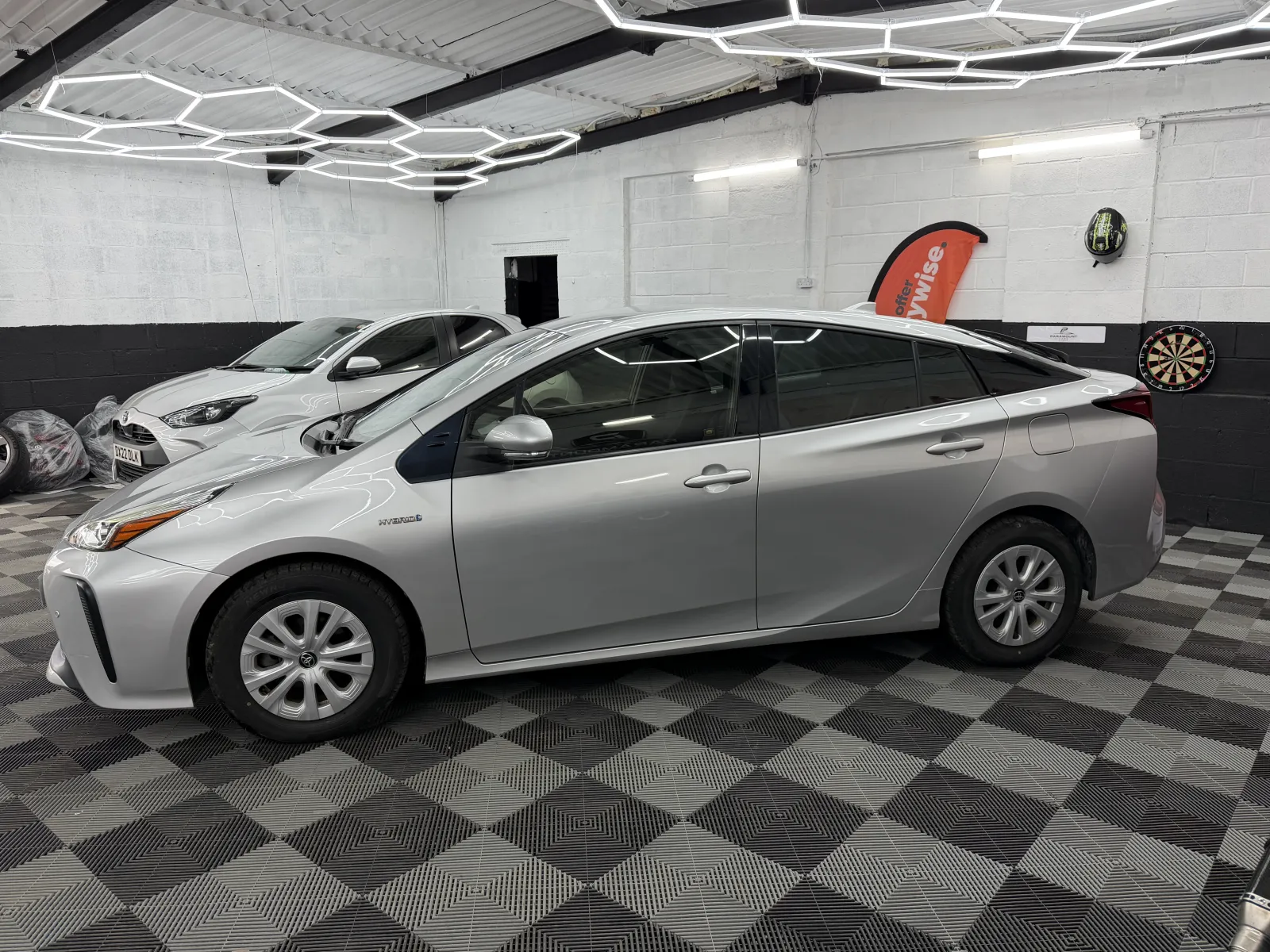 2020 Toyota Prius in Silver, photo 8