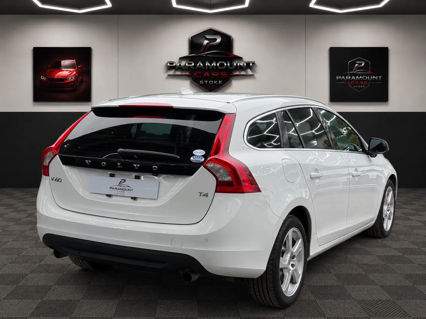 2013 VOLVO V60 in White, photo 4