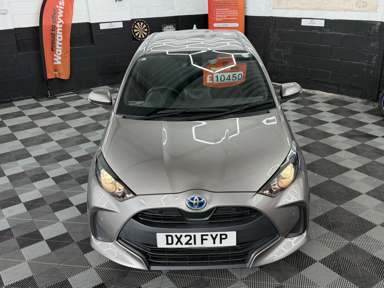 2021 Toyota Yaris in Silver, photo 16