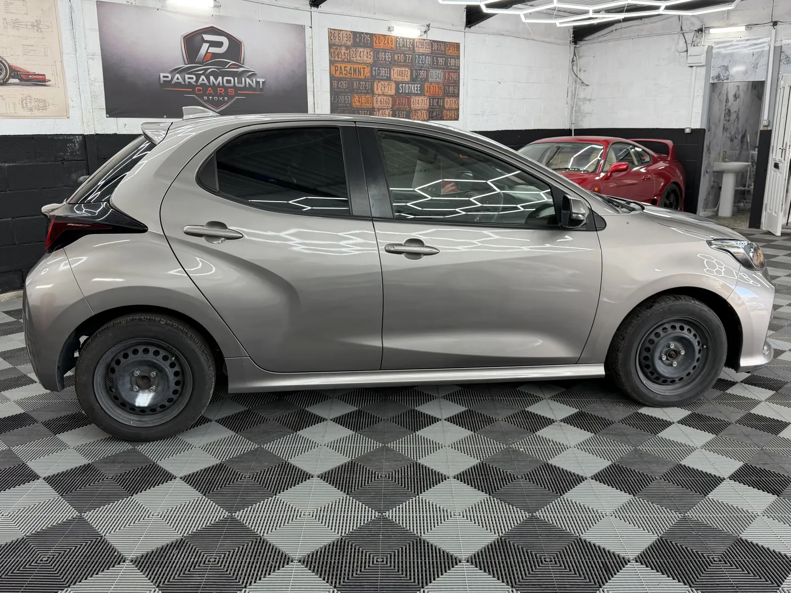 2021 Toyota Yaris in Silver, photo 14