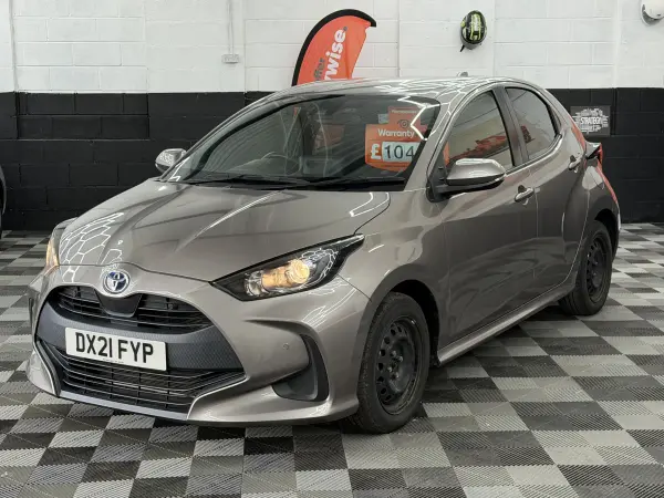 2021 Toyota Yaris in Silver, photo 3