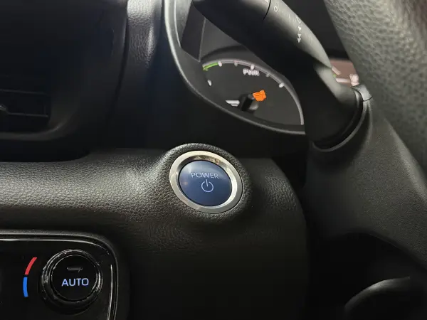2022 Toyota Yaris in White, photo 18