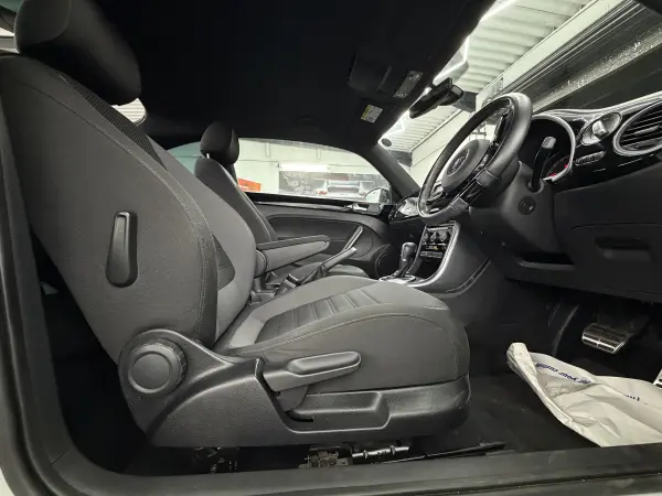 2017 Volkswagen Beetle R-Line in White, photo 17