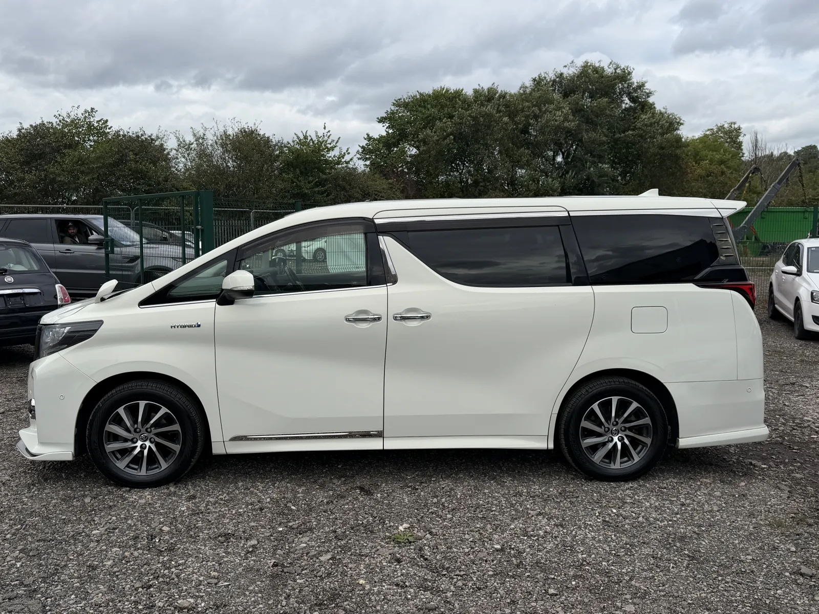 2015 Toyota Alphard Executive Package in White, photo 6
