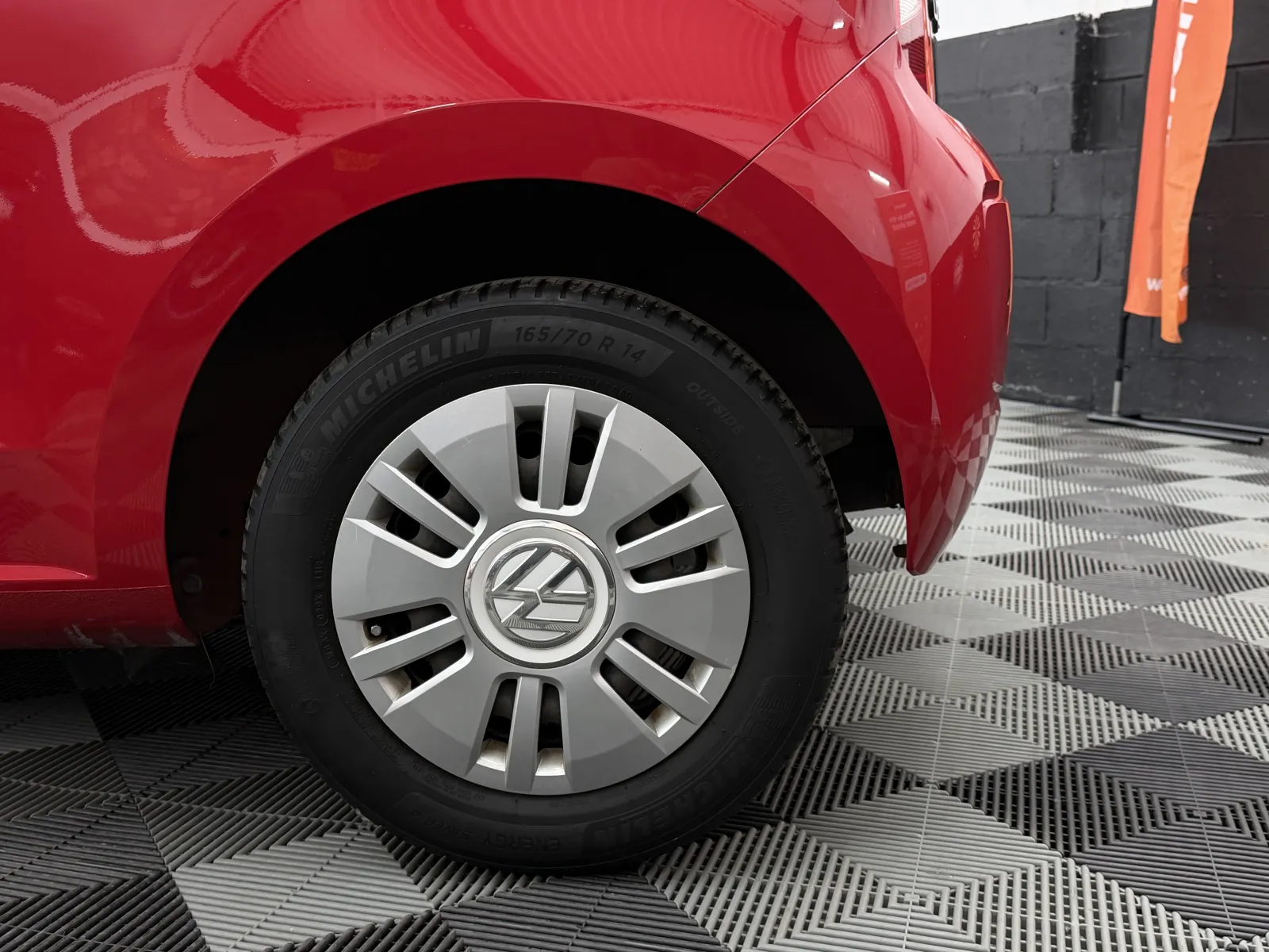 2013 Volkswagen UP in Red, photo 14