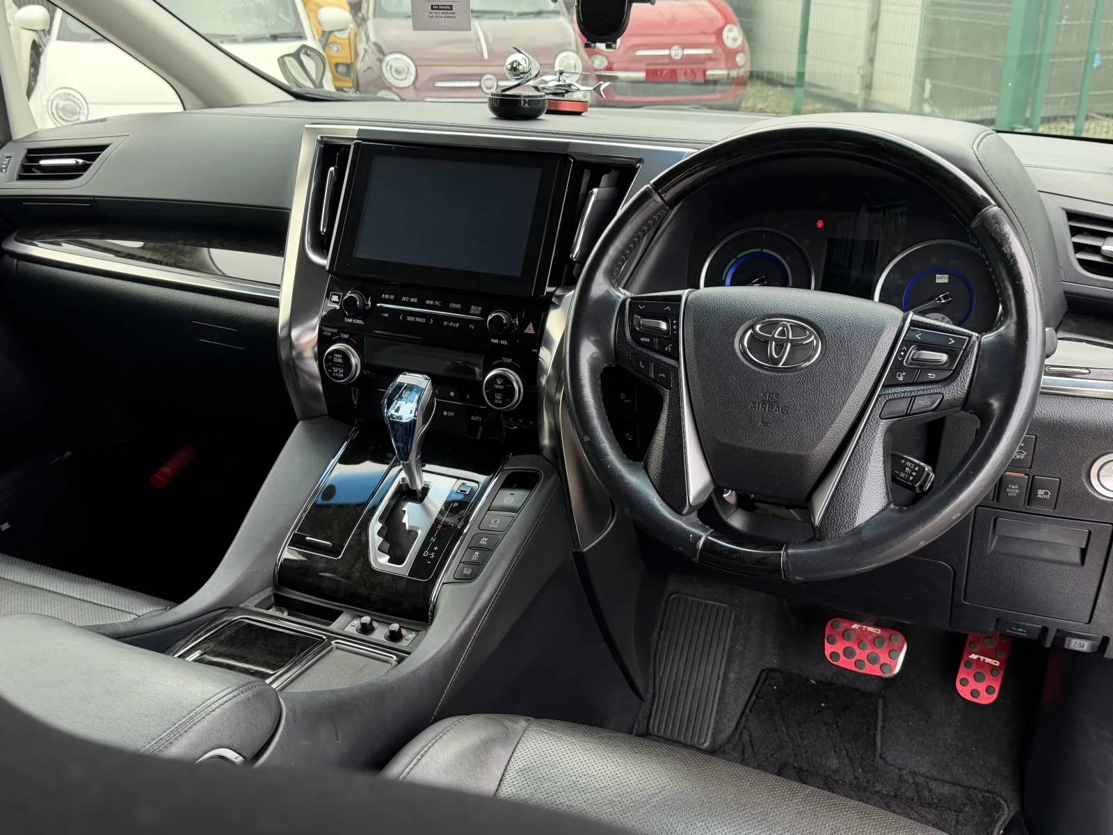 2015 Toyota Alphard Executive Package in White, photo 14