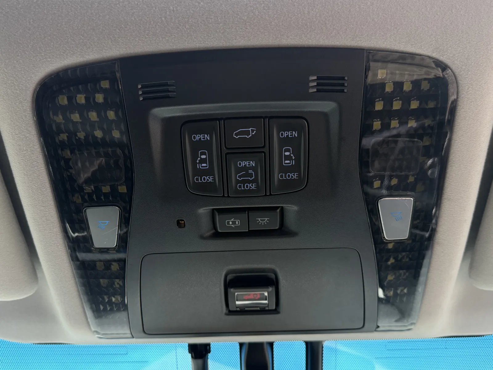 2015 Toyota Alphard Executive Package in White, photo 20